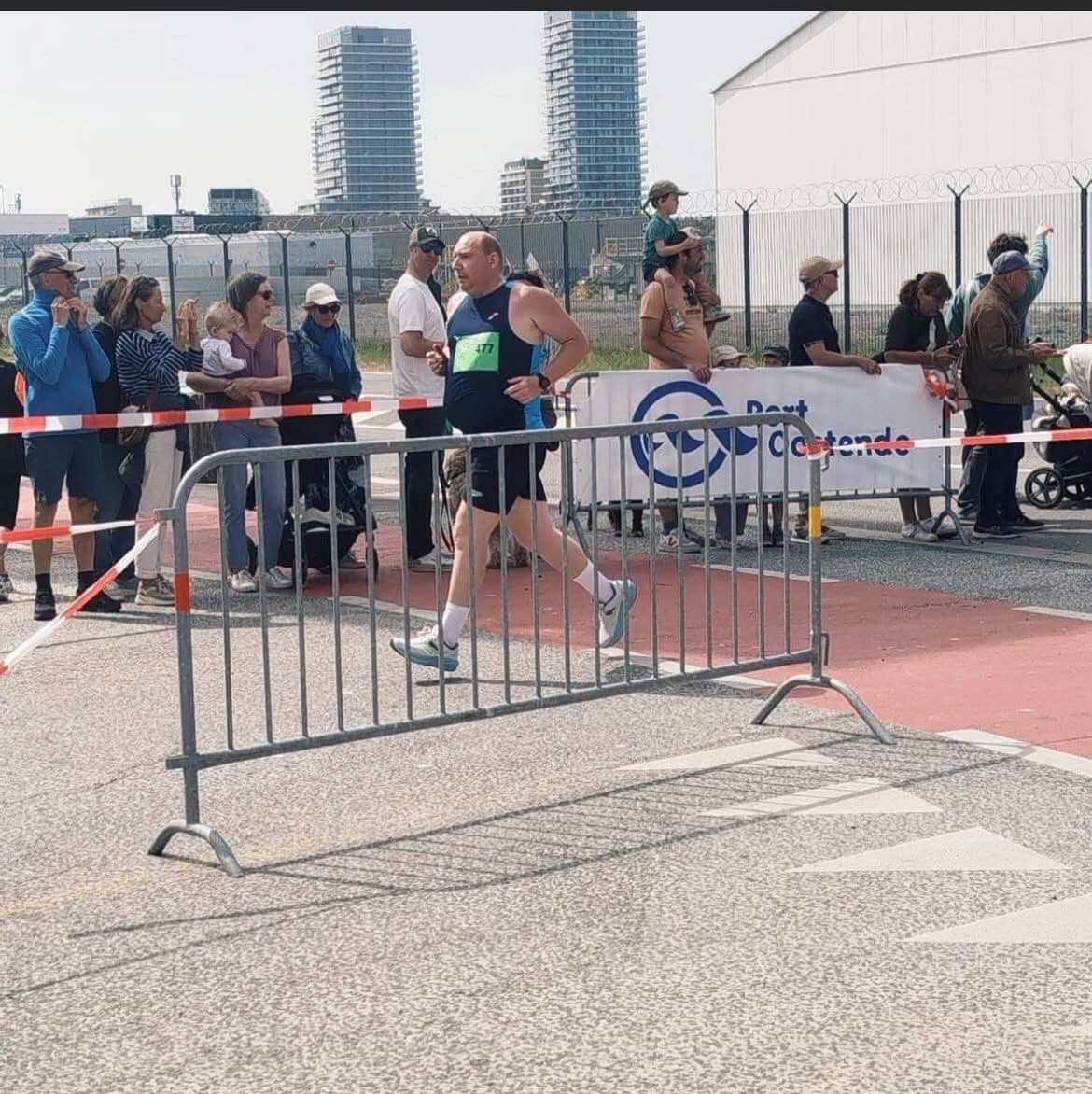 Wesley en Eveline hardlopen samen